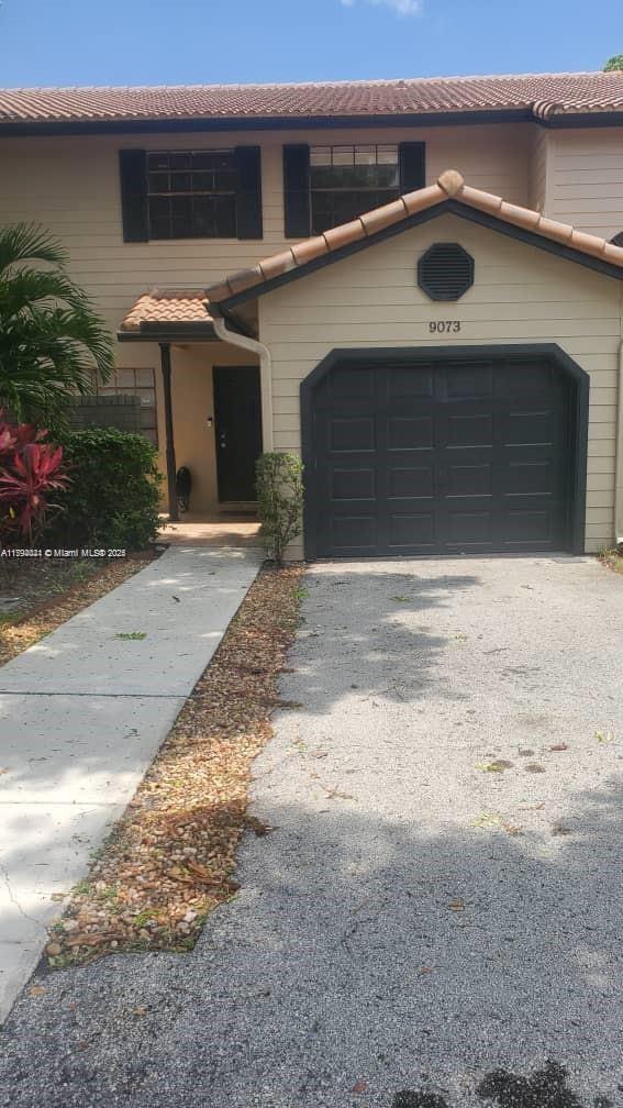 Building Photo - 9073 Vineyard Lake Dr