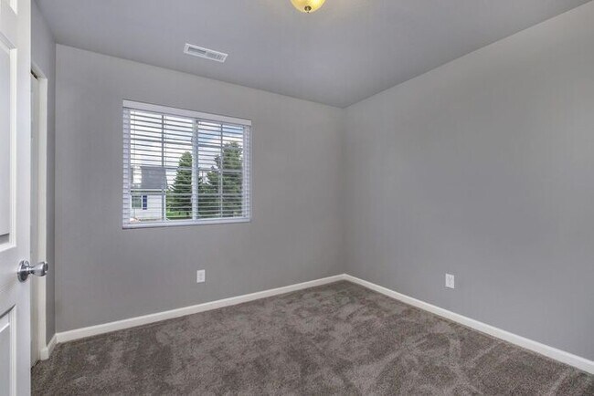 Building Photo - 5348 Eagle Glen Dr SW