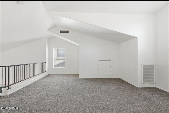 Building Photo - 161 W Campbell Ct