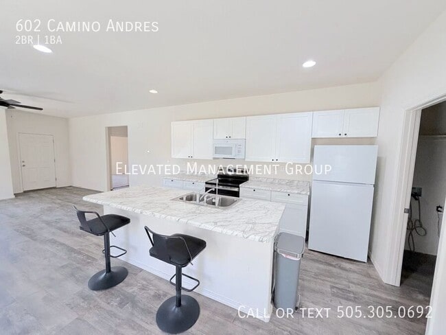 Building Photo - 602 Cam Andres