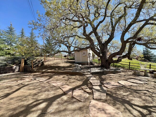 Building Photo - 27030 Oakflat Dr