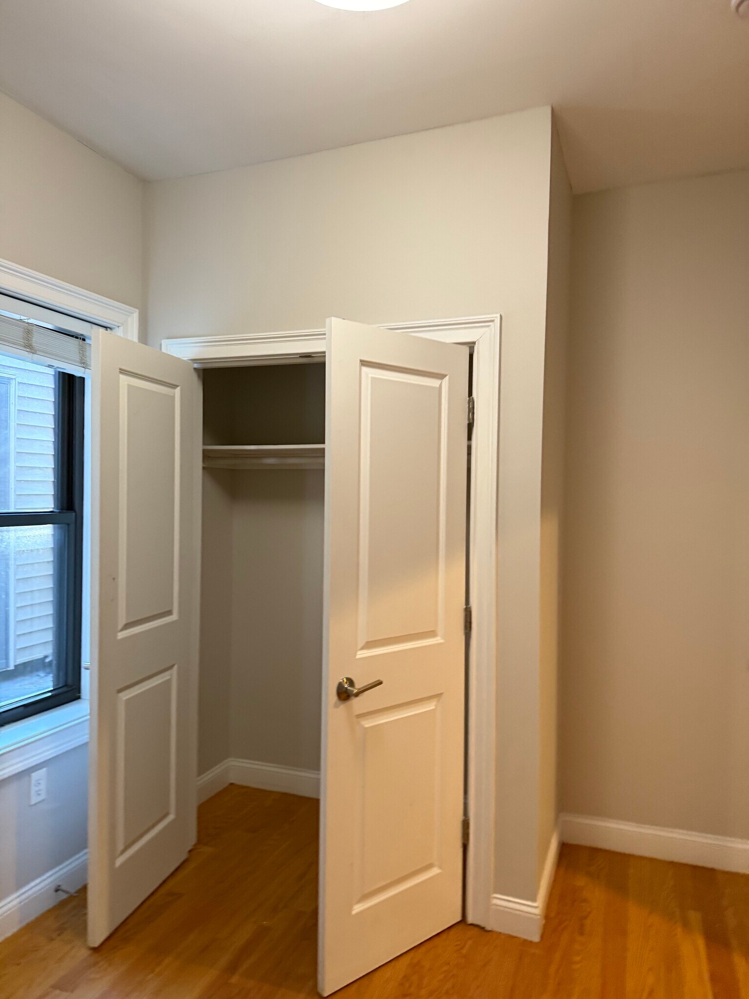 Building Photo - 151 Meridian St