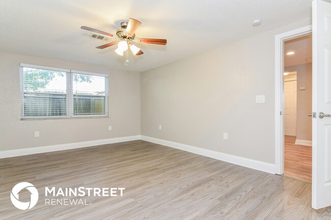 Building Photo - 7241 Fairfax Dr
