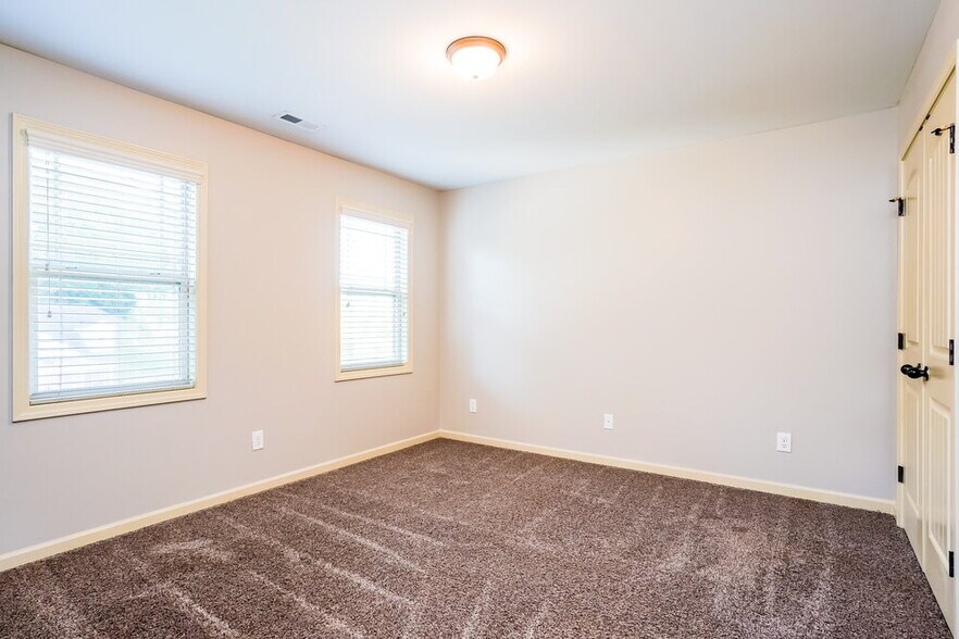Building Photo - 716 McCarthy Dr