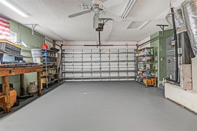 Building Photo - 5621 Carriage Ln