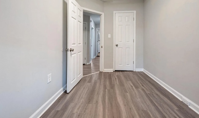 Building Photo - 281 W Franklin St