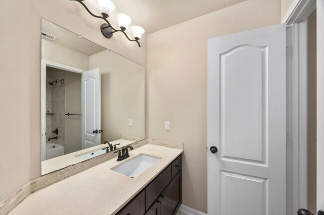 Building Photo - 14918 Diane Manor Ln