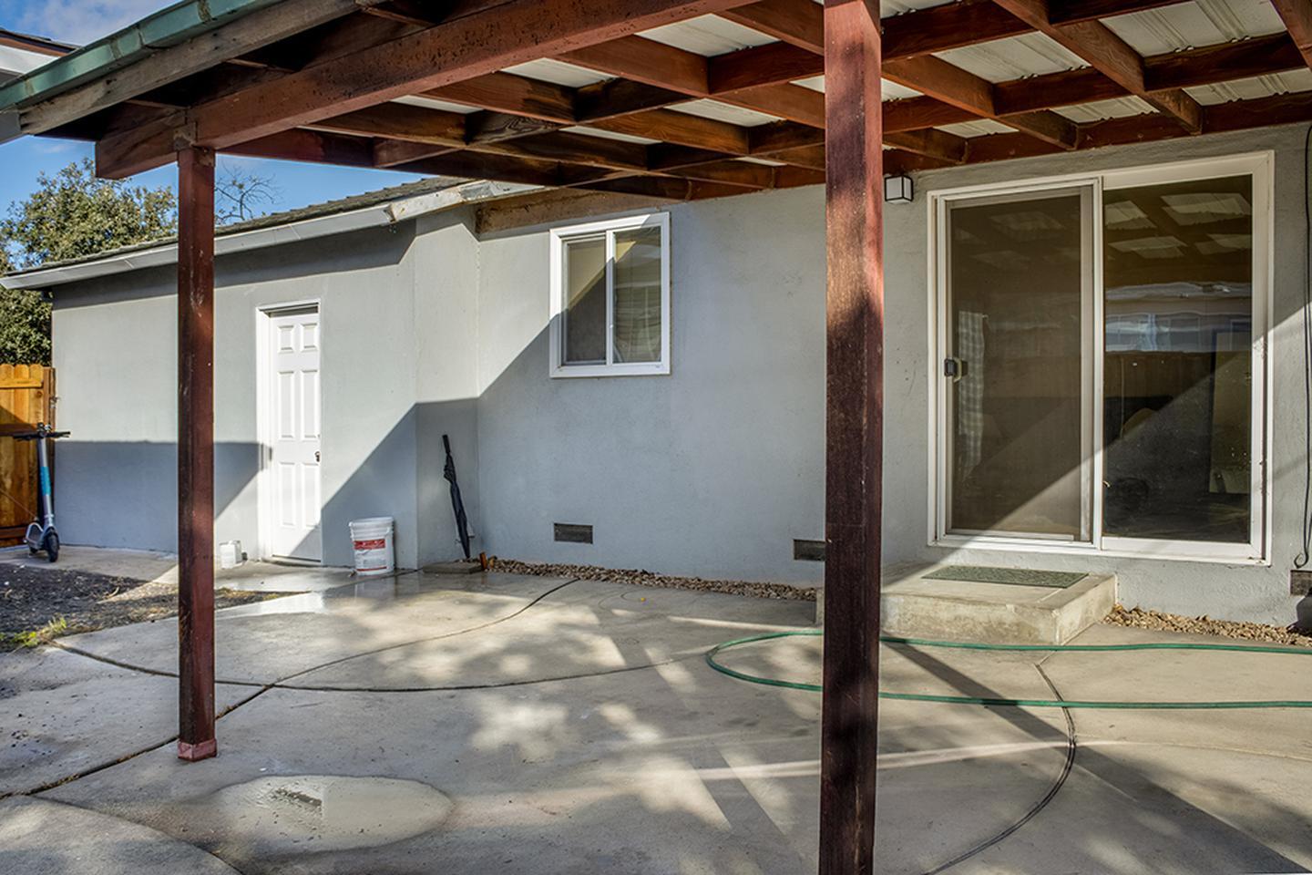 Building Photo - 2640 Castello Way