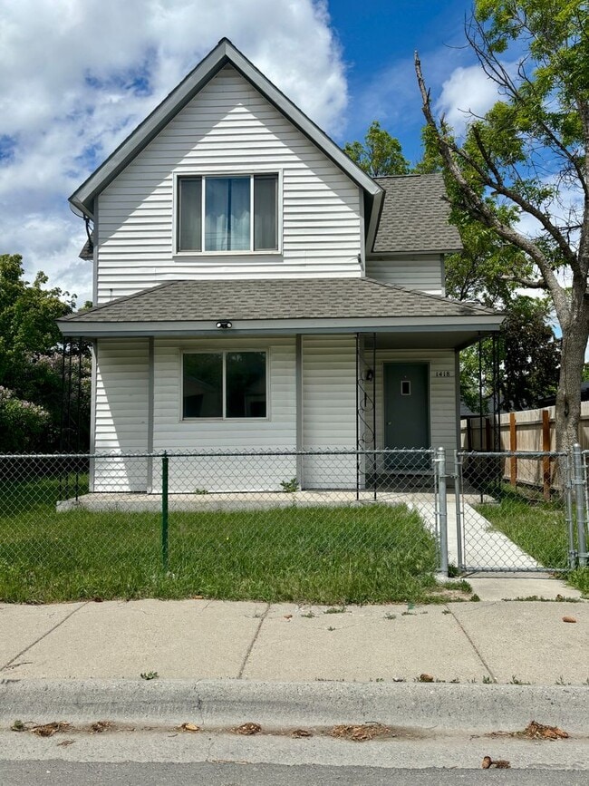 Building Photo - 1418 Phoenix Ave