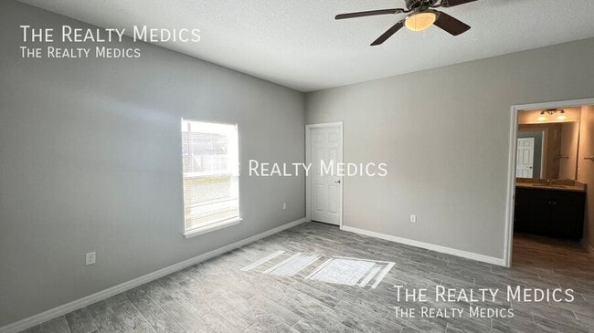 Building Photo - 1138 Kareena St NW