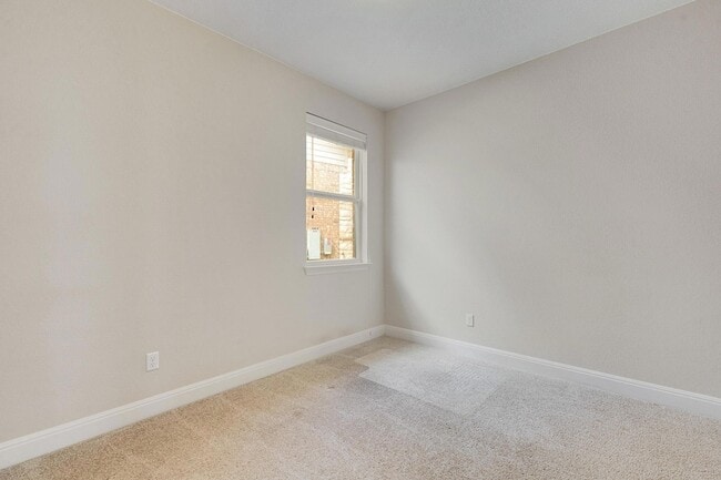 Building Photo - 3215 Honey Peach Way