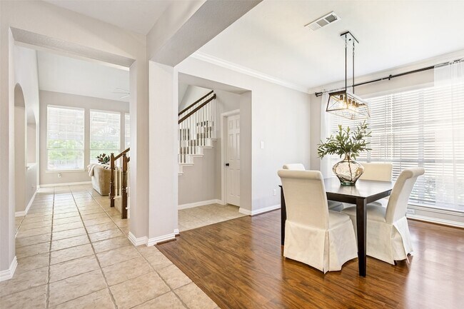Building Photo - 7905 Purple Martin Way