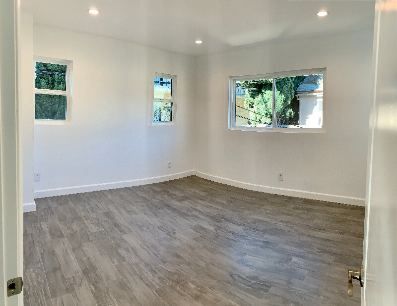 Building Photo - 2221 Glendon Ave