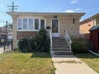 Building Photo - 4414 N Nagle Ave