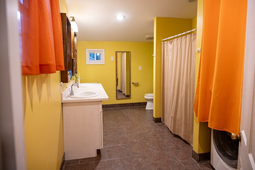 Building Photo - 1116 Mandeville St