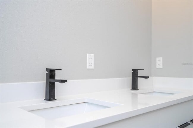 Building Photo - 49 Santa Fe St