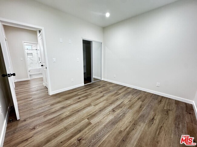 Building Photo - 5635 Homeside Ave