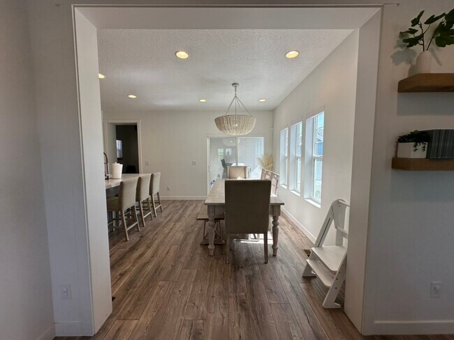 Building Photo - 6442 Bethany Way