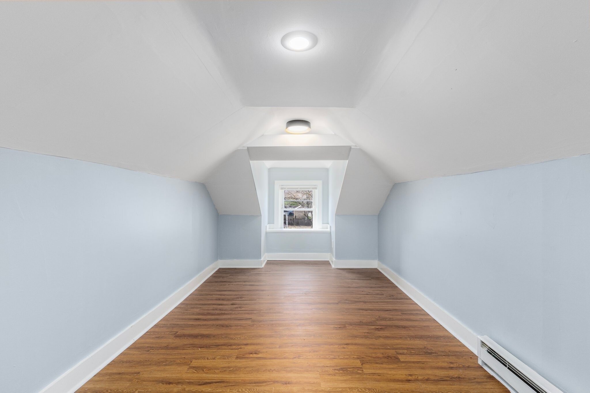 Building Photo - 64 Rochambeau Ave