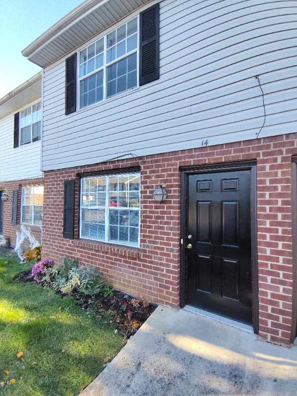 Building Photo - 14 Fonda Dr