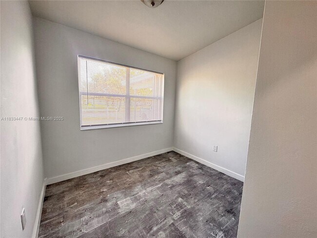 Building Photo - 3501 SW 41st St