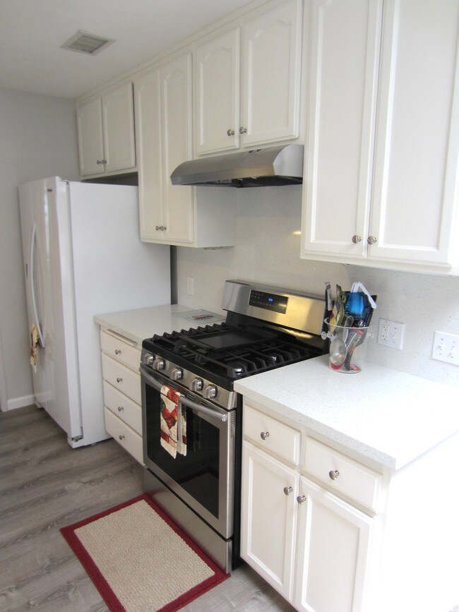 Building Photo - 4810 Loukelton Way