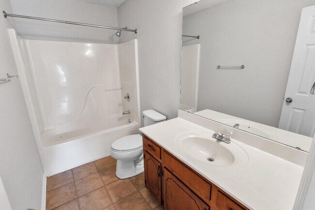 Building Photo - 129 Kingsbridge Dr
