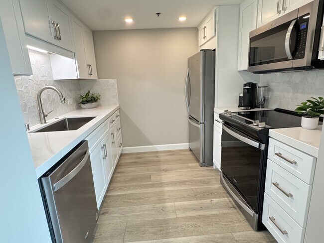 Building Photo - 1470 State St