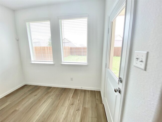 Building Photo - 8005 Green Heron Dr
