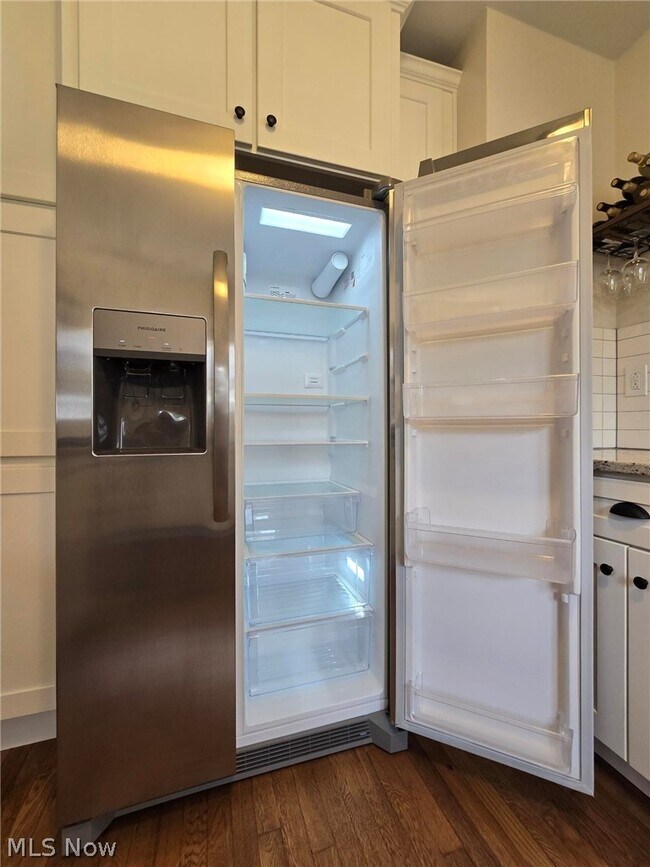 Building Photo - 13839 Clifton Blvd