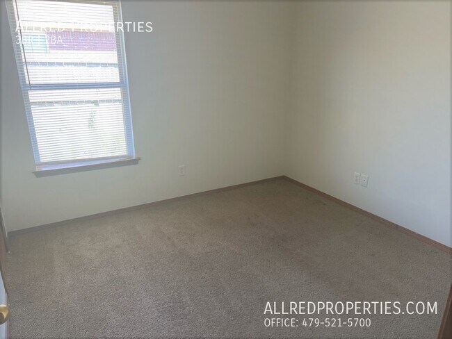 Building Photo - Duplex in Beautiful Rogers AR