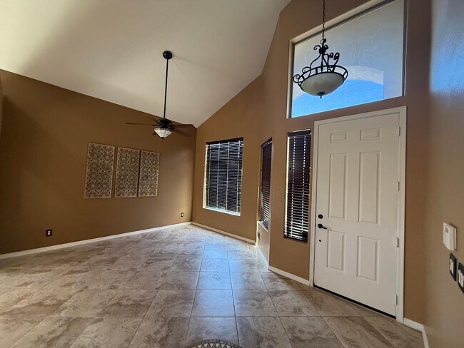 Building Photo - 6602 W Molly Ln