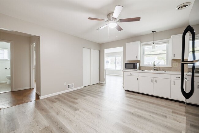 Building Photo - 27 Homestead Dr