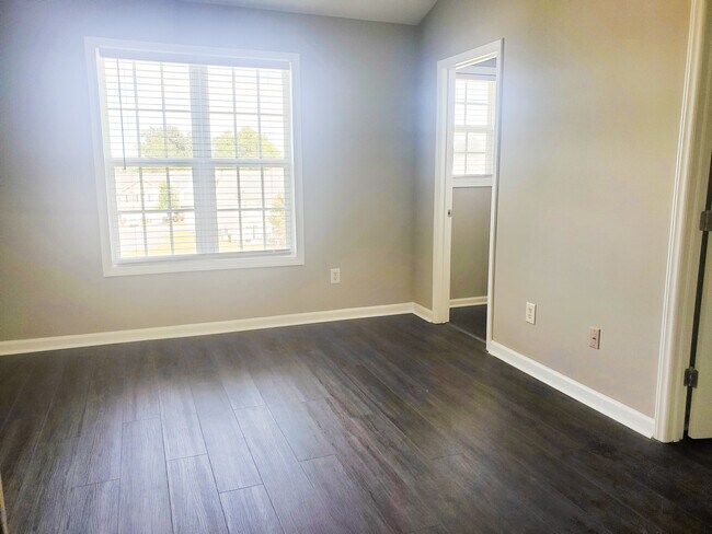 Building Photo - 912 Savin Landing