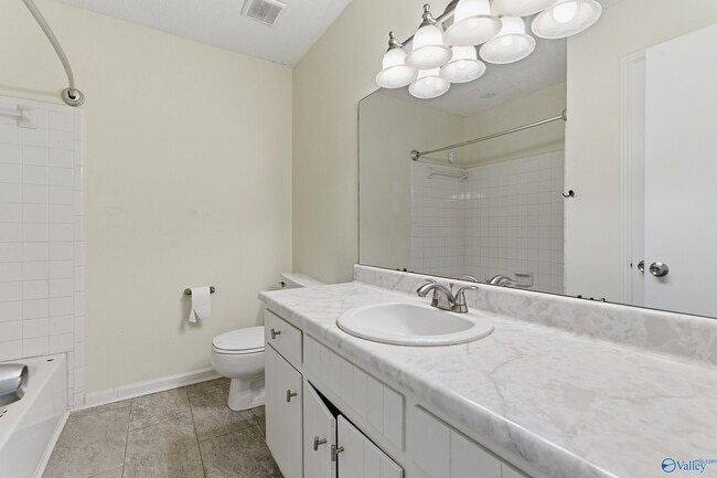 Building Photo - 11303 Mountain Crest Dr SE