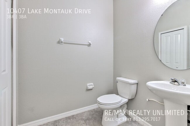 Building Photo - 10407 Lake Montauk Dr