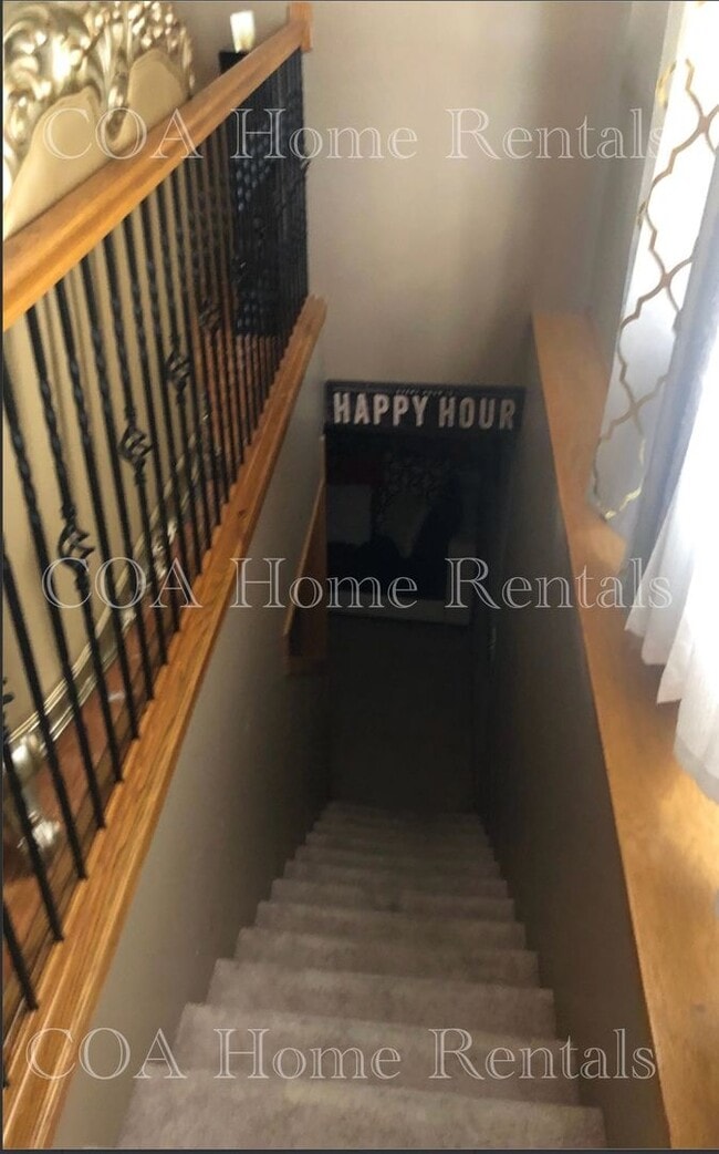 Building Photo - East Side Location