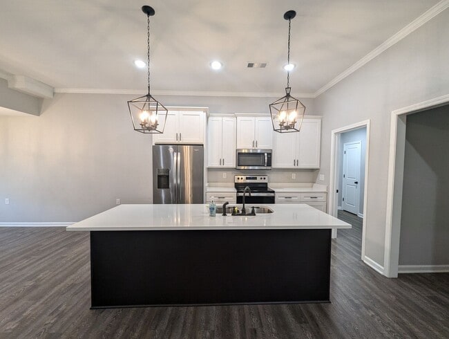 Building Photo - 3 Bed / 2 Bath Home in Riverwood Estates
