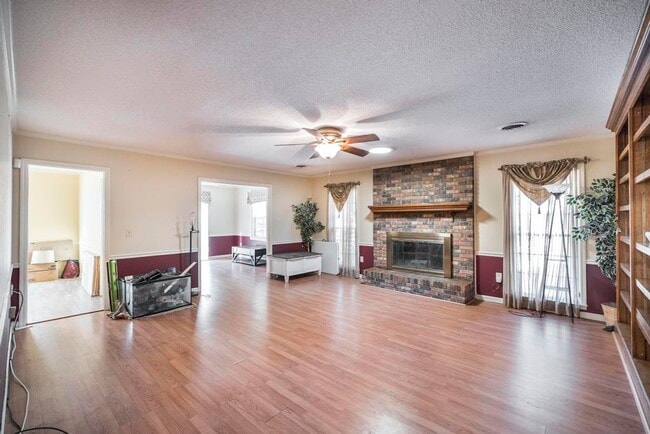 Building Photo - 123 Whipoorwill Way