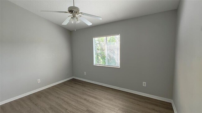 Building Photo - 145 N Pearl Lake Causeway