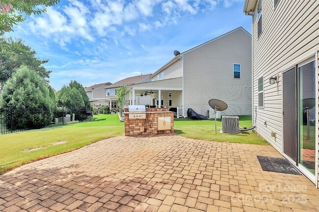 Building Photo - 14321 Green Birch Dr