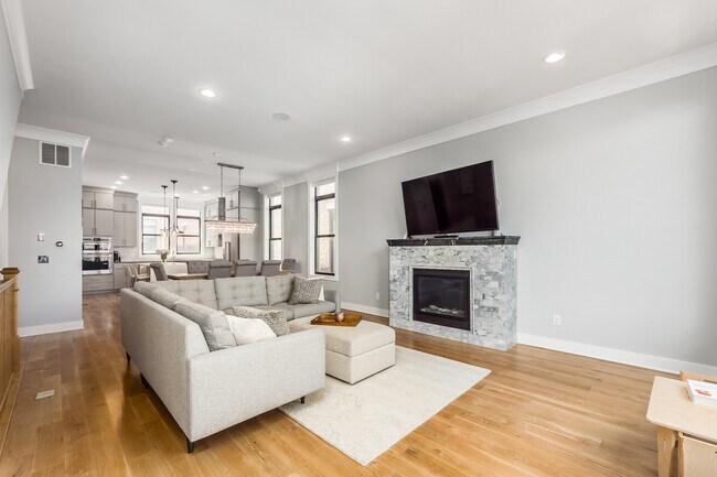 Building Photo - 1041 Harrison Park Pl