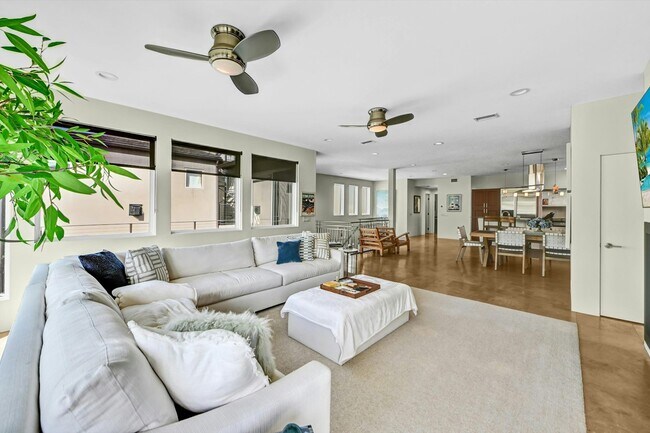 Building Photo - 323 Neptune Ave