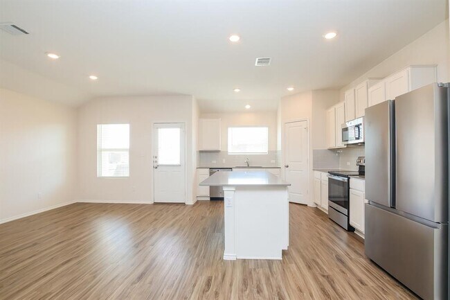 Building Photo - 110 Sophora Dr