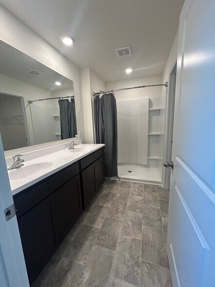 Building Photo - 9563 River Cane Rd