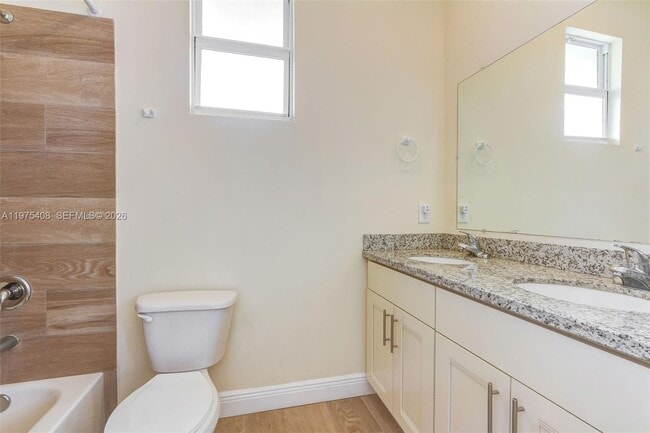 Building Photo - 1578 NE 110th St