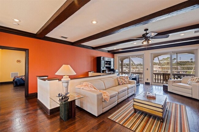 Building Photo - 3931 Pompano Dr SE