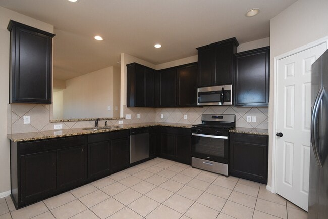 Building Photo - 10015 Bitternut Hickory Ln