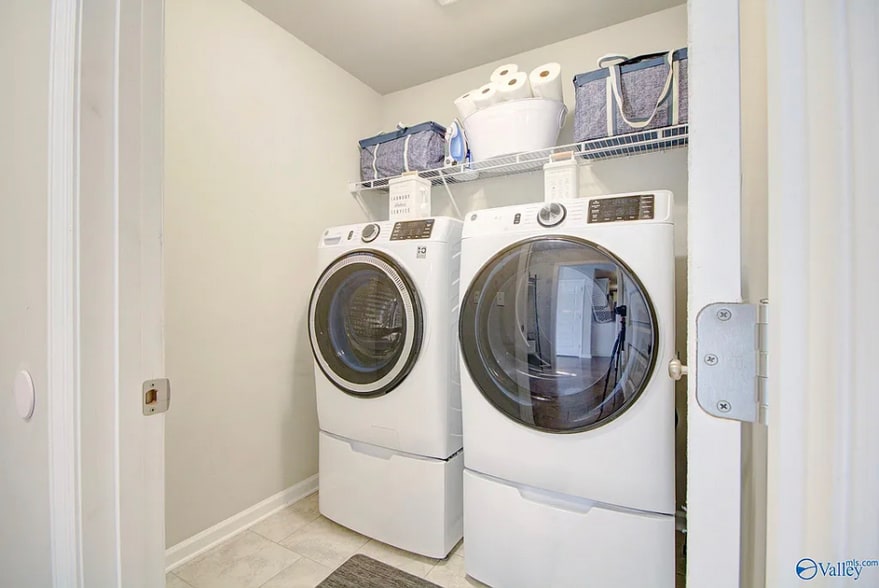 laundry room (hook-ups only) - 291 Avebury Rd