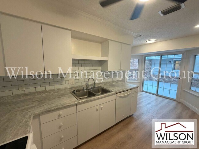Building Photo - 2535 S Glen Eagles Dr